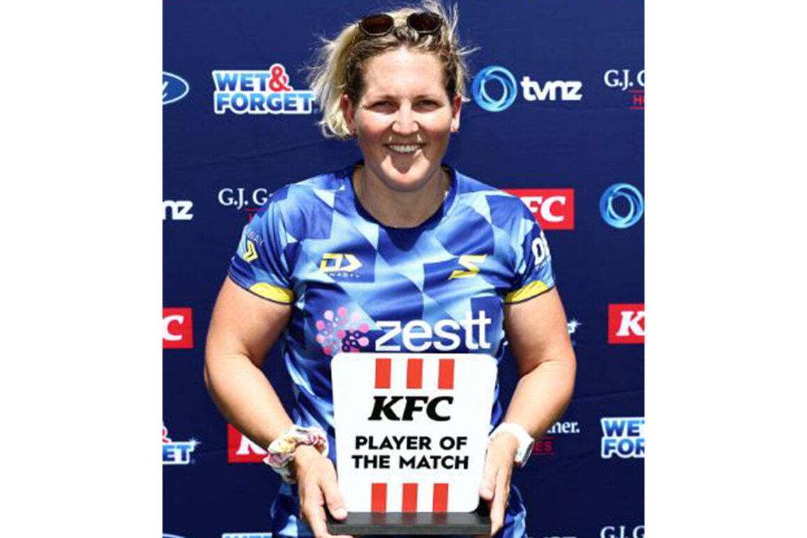 Australia's Laura Harris equals world record with 15-ball fifty in women's T20s