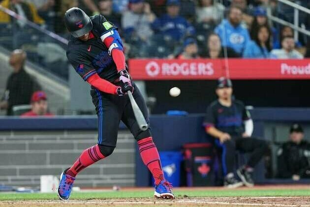 Blue Jays erase early deficit in blowout of Orioles