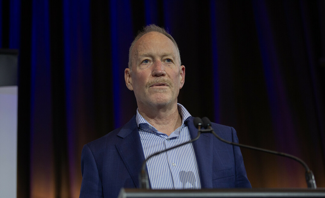 Danny McCarthy addressing the Sydney Mining Club's 300th lunch.