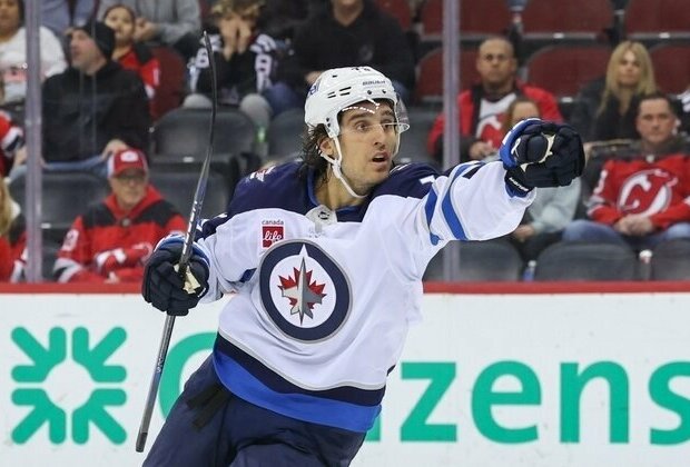 Jets, Hurricanes clash after shoring up talented rosters