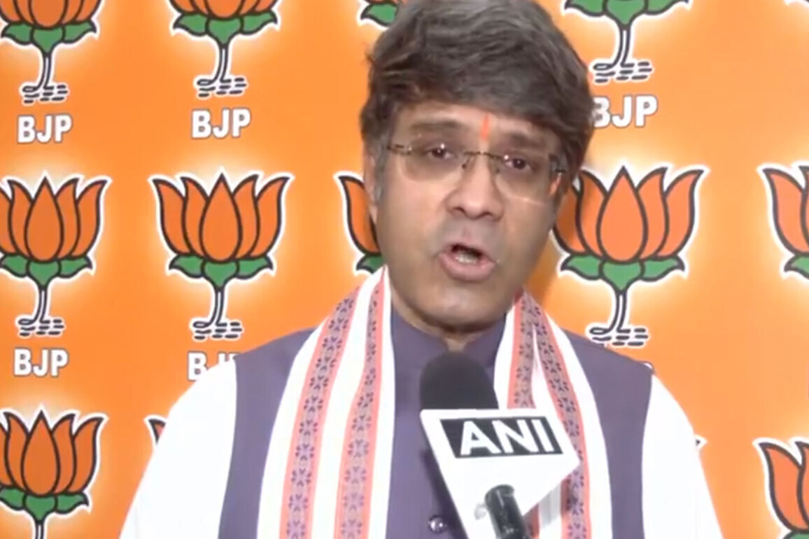 "Congress not comfortable with praise of Hindu deities": BJP's CR Kesavan slams Tharoor over 'Vande Mataram' remarks