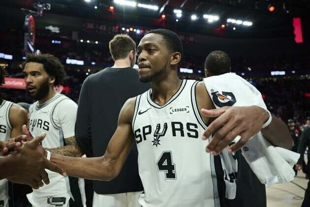 NBA roundup: De'Aaron Fox, Spurs knock out Blazers in Game 5
