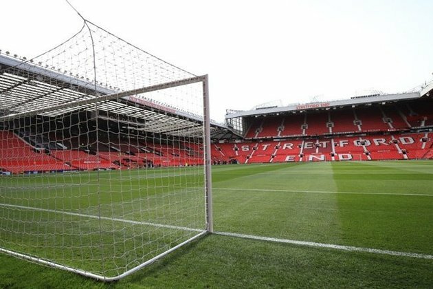 Manchester United executive bemused by social distancing rules