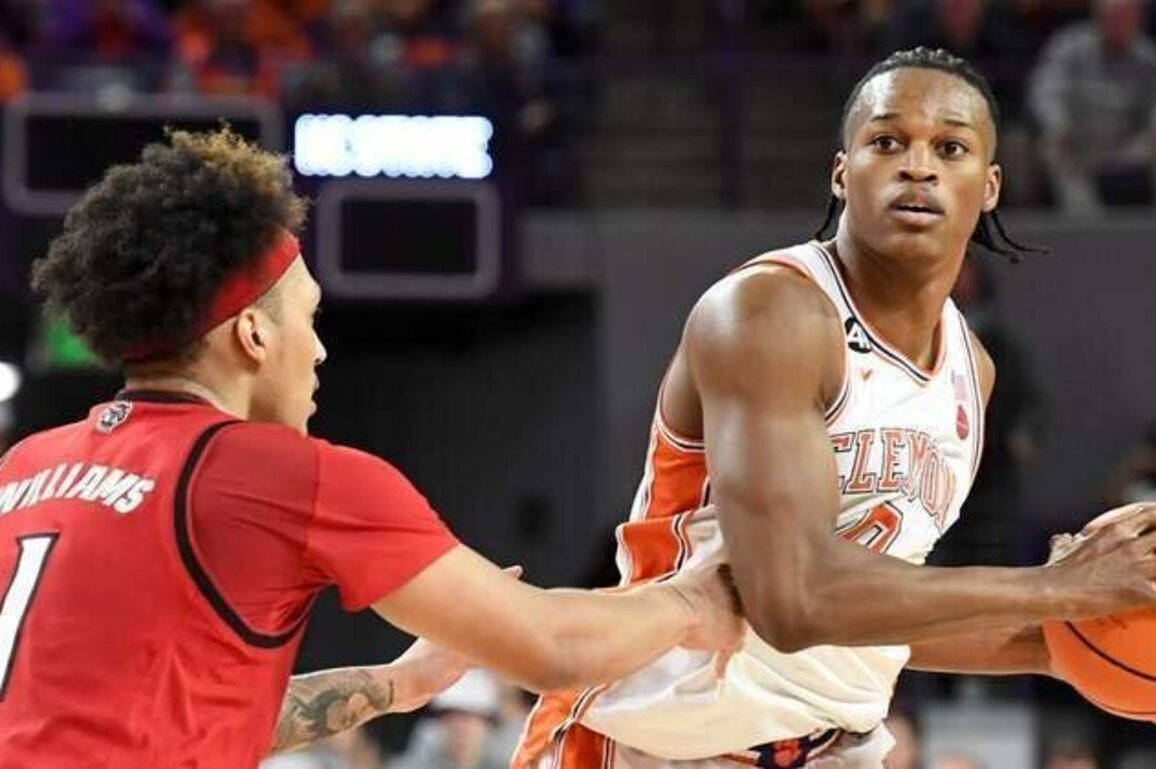 No. 18 Clemson seeks to rebound against shaky Georgia Tech