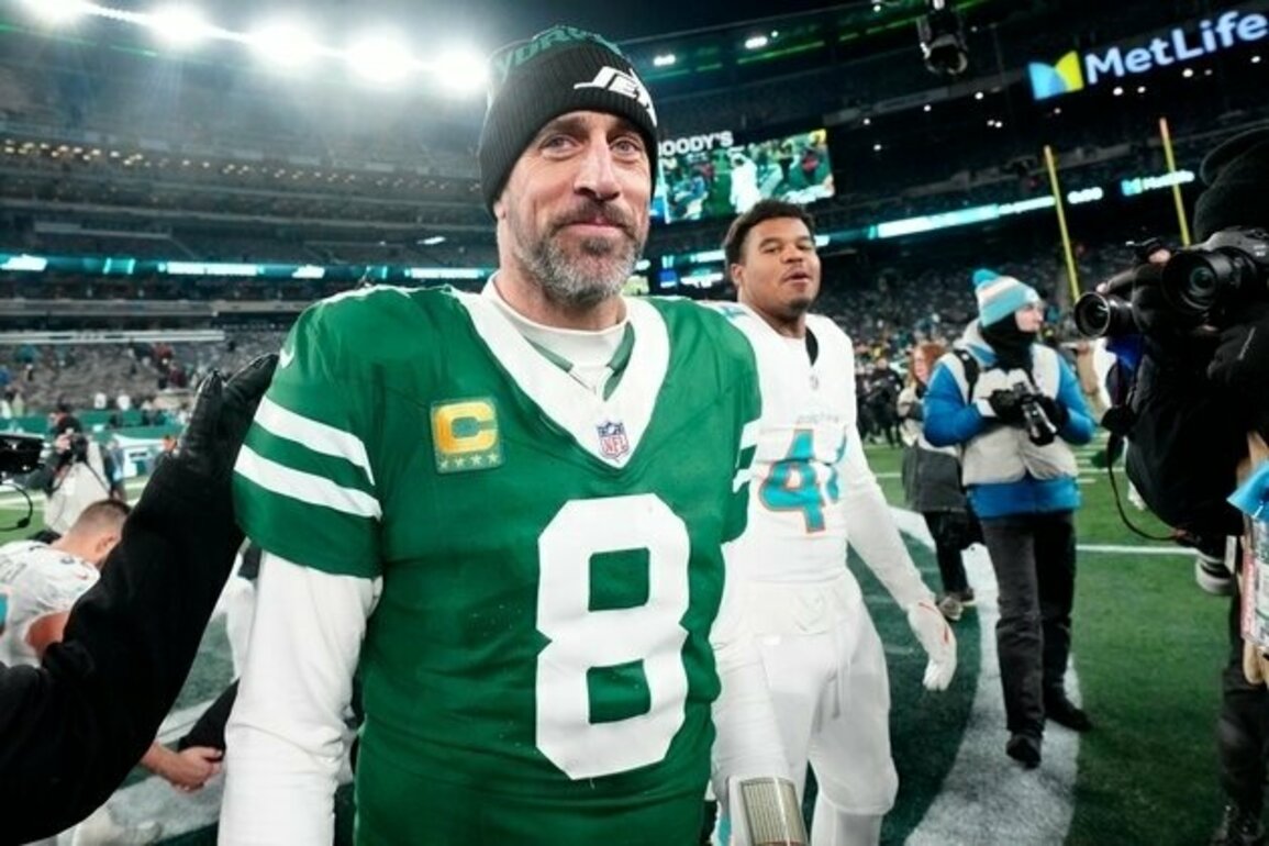 Jets split from QB Aaron Rodgers, wish him well