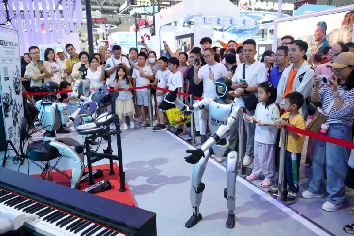 May expos showcase vitality of China's economy