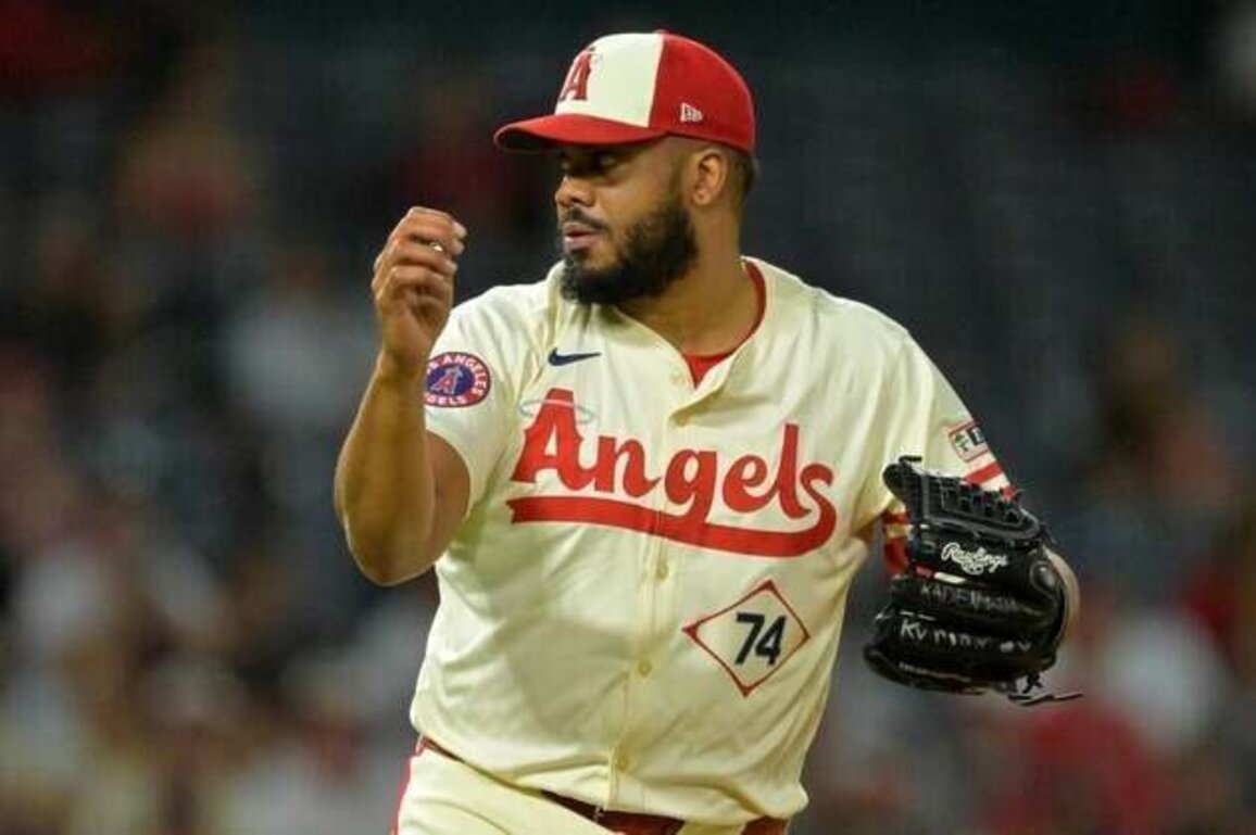 Tigers sign closer Kenley Jansen to one-year, $11M deal
