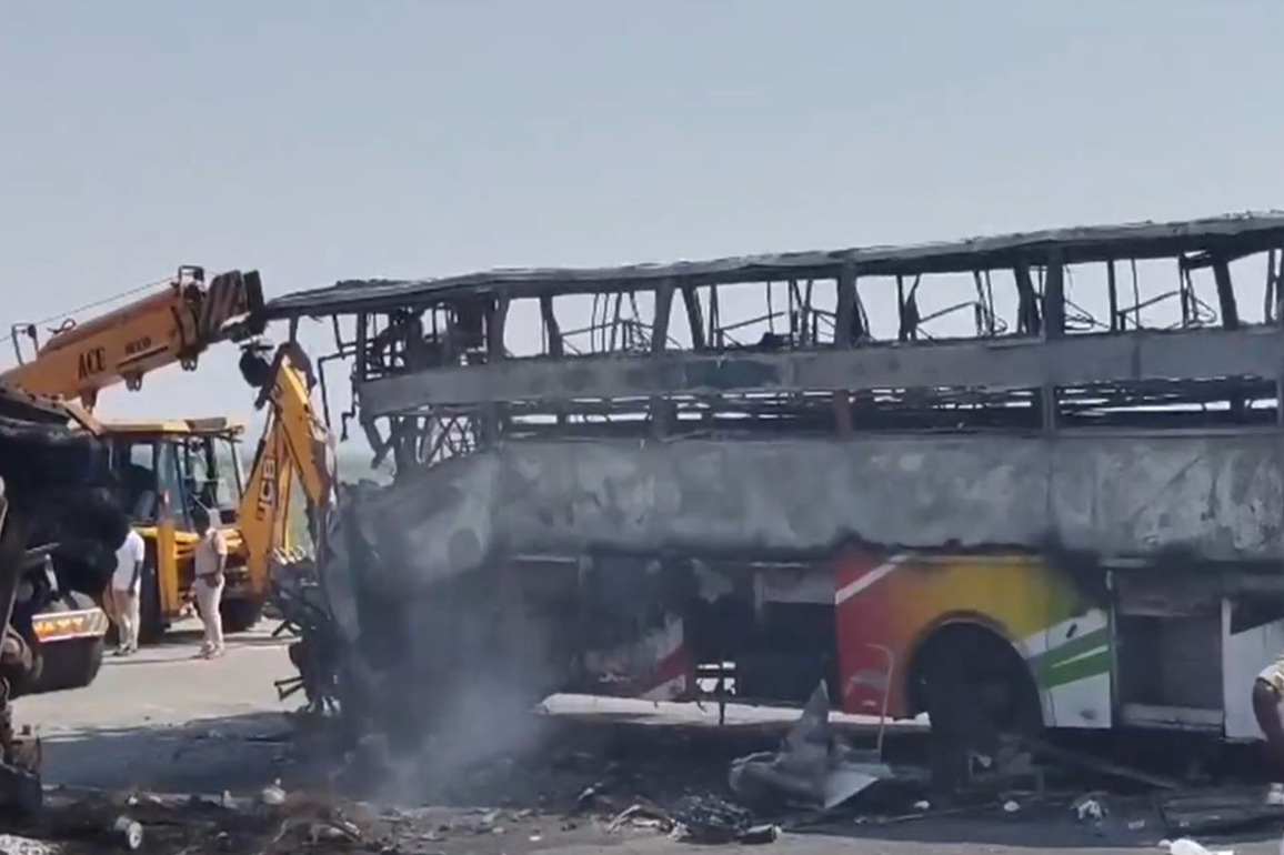 Death toll rises to 14 in Andhra Pradesh bus accident