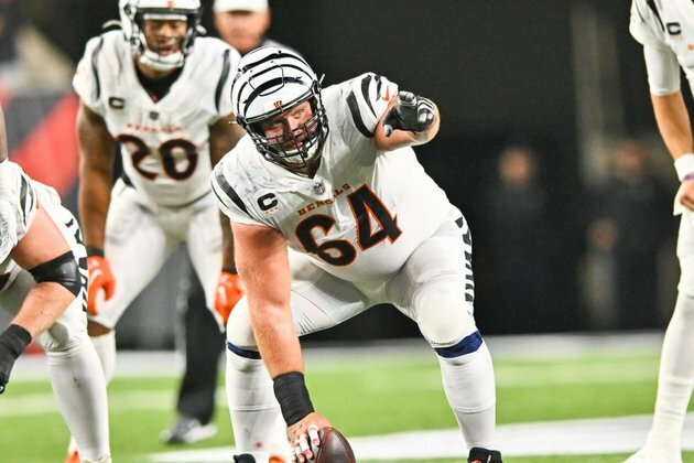 Quick Hits: Bengals O-Line Stands In; Joe Mixon Shows Up; Stat Check