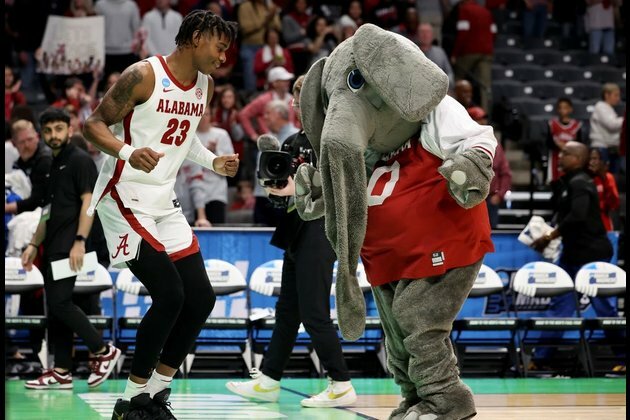 Alabama, Houston title odds strengthen ahead of Sweet 16