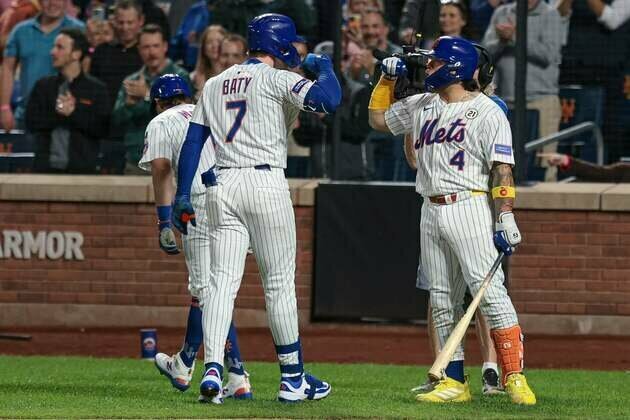 Mets ride momentum vs. Padres in wild-card battle