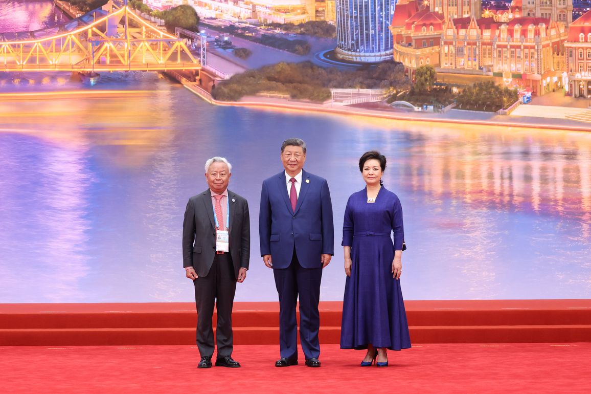 (SCO Tianjin Summit) CHINA-TIANJIN-XI JINPING-PENG LIYUAN-BANQUET-RECEPTION (CN)