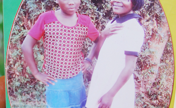 Roninda Rachael (ku ddyo) eyazuuliddwa e Kenya Roninda Rachael (ku ddyo) eyazuuliddwa e Kenya