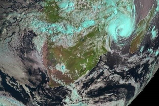 Cyclone hits Mozambique port city, brings property damage, flooding