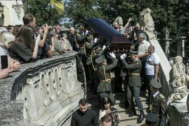 Are Ukrainian vigilantes rising up against the Kiev regime