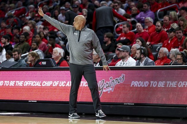 SMU erases halftime deficit to top West Virginia