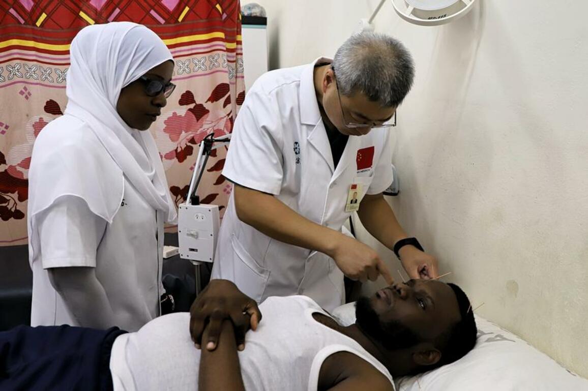 (Hello Africa) Where healing is a needle away, China's acupuncture brings relief for Zanzibar patients