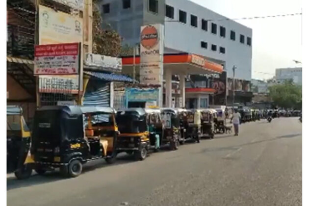 Fuel frenzy in Raichur: Long queues at LPG stations as supply rumours spark panic