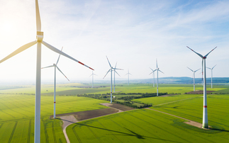 Study: Europe leads $497bn global clean power investment boom, but delivery fears remain