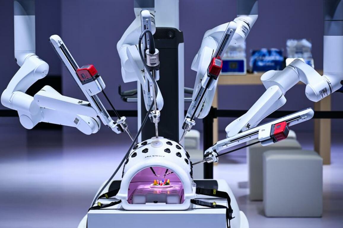 China's medical equipment integrates cutting-edge technologies to drive innovation