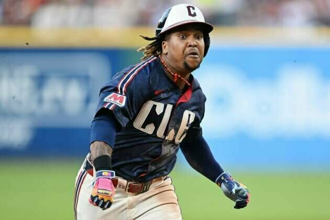 Guardians hold off late A's rally to win for 7th time in eight games