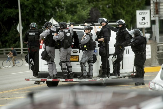 Portland Police Arrest 4, Seize Myriad Weapons at Oregon Protests