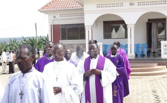 Bannaddiini abakulembeddemu okusaba e wa Kaweesi Bannaddiini abakulembeddemu okusaba e wa Kaweesi