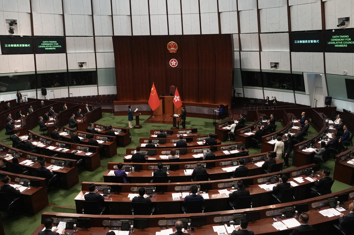 CHINA-HONG KONG-8TH-TERM LEGCO-MEMBERS-OATH-TAKING CEREMONY (CN)