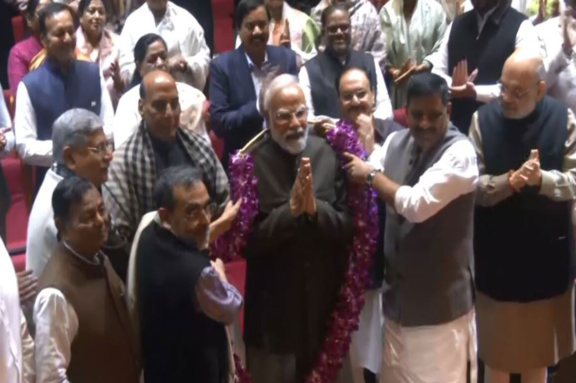 NDA leaders felicitates PM Modi at NDA Parliamentary Meeting