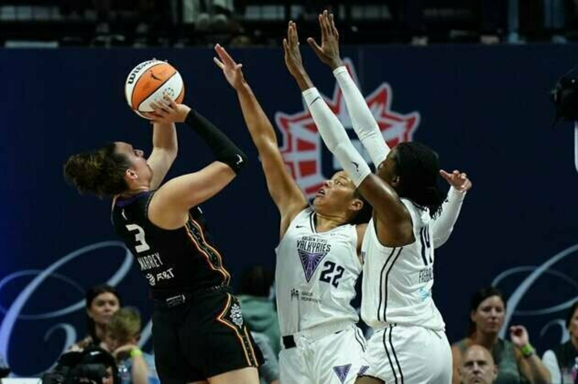 Tina Charles helps Sun trounce Valkyries
