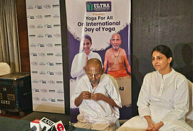 Shlloka Foundation hosts International Yoga Event powered By Ultra Corp Oldest man living Swami Sivananda graced the occasion