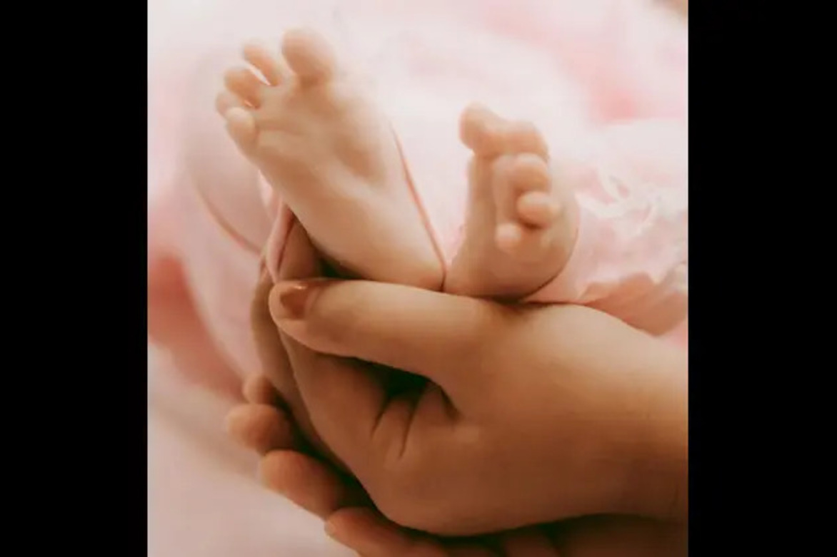 China to mandate epidurals in hospitals to boost birth rate
