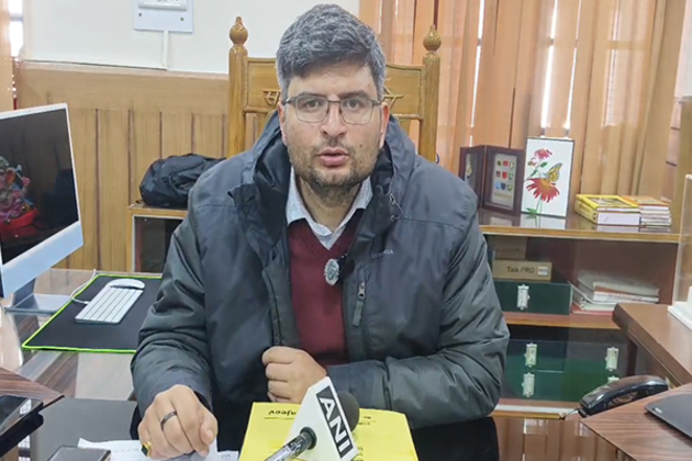 Chamoli DM Sandeep Tiwari assures no new cracks in Joshimath, old issues clarified