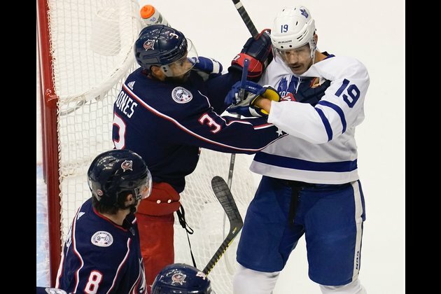 Leafs score 3 with goalie pulled, stun Jackets in OT
