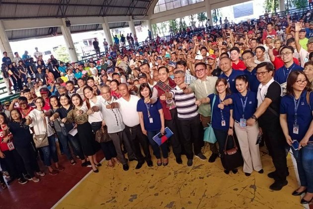 Sec. Dar brings aid to Ormin farmers
