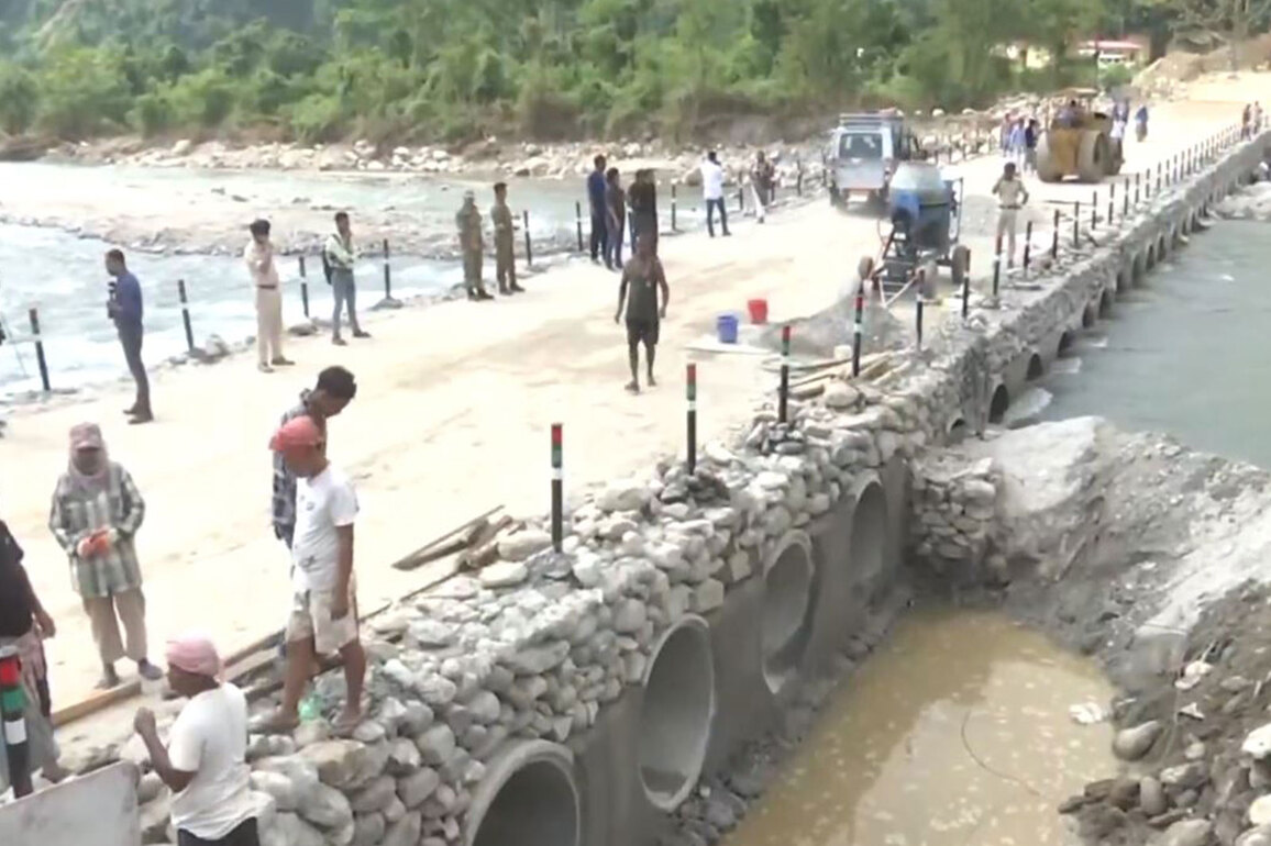 WB: Alternative Hume Pipe Bridge over Balason River reopens, restores Mirik-Siliguri connectivity