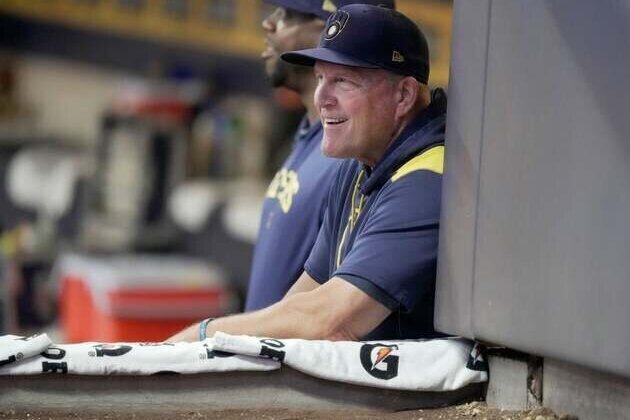 Brewers extend contract of manager Pat Murphy through 2028