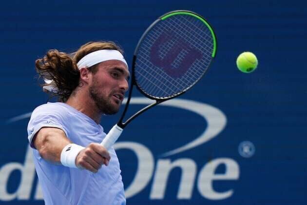 Stefanos Tsitsipas, lucky losers get off to fine start in Winston-Salem