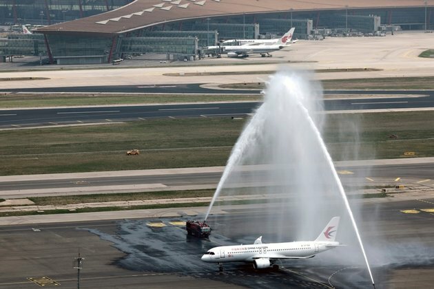 China&#039;s 1st Domestically Made Passenger Plane Makes Inaugural Flight