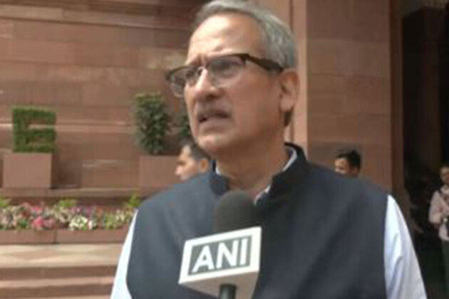 "Important to control prices": UBT Sena MP Anil Desai on commercial LPG price hike