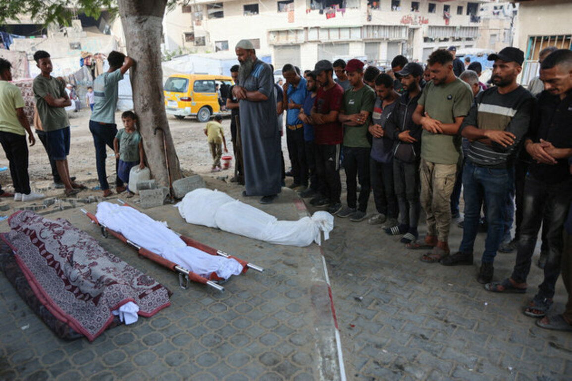 Israeli strikes kill 19 Palestinians in Khan Younis, central Gaza