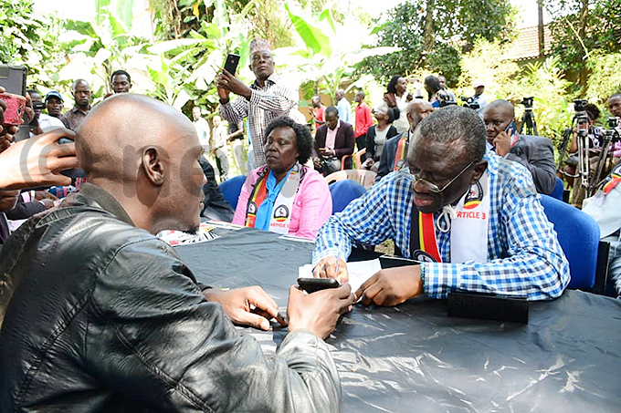 esigye signs the petition hoto by ddie sejjoba