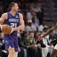Balanced-scoring Hornets cruise to victory over Pacers