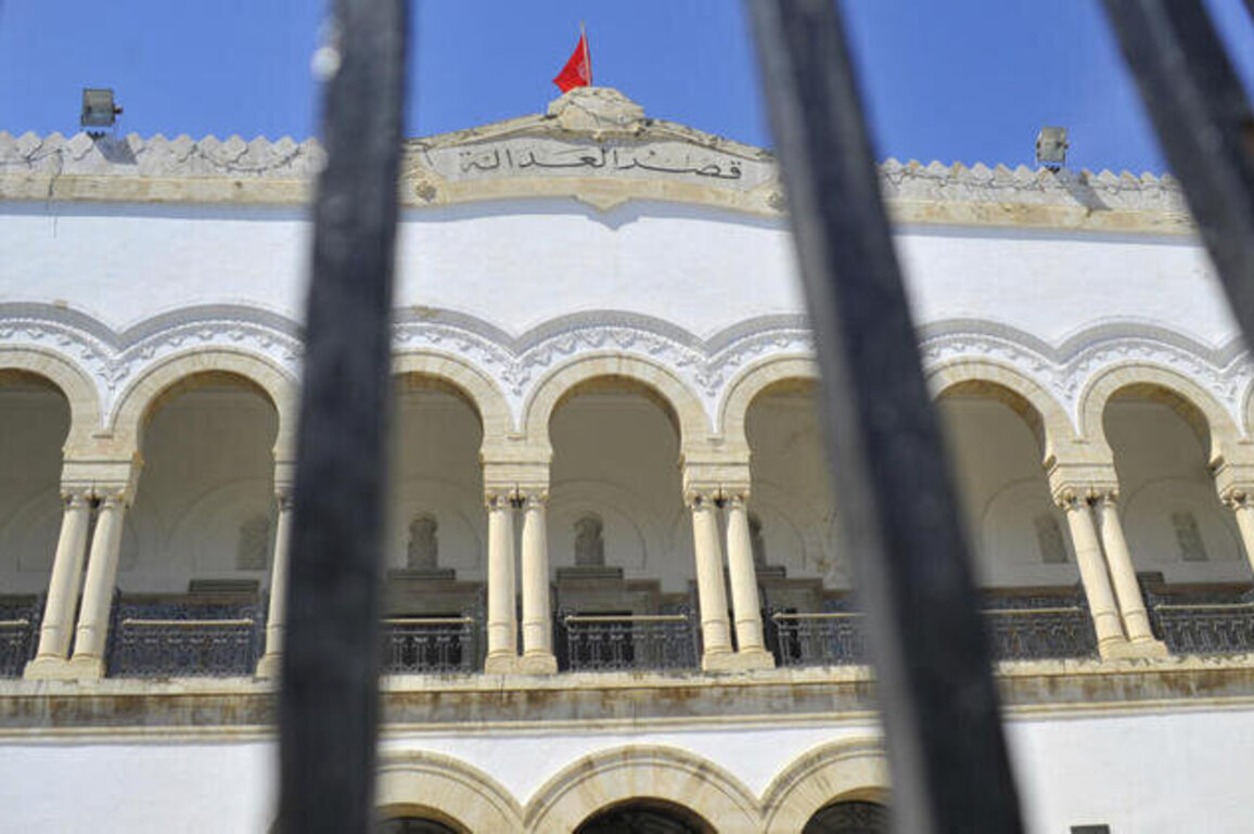 Tunisian aid workers convicted of assisting migrants but will go free