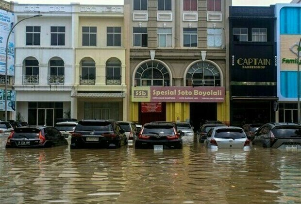 Hundreds Evacuated As Torrential Rains Flood Indonesia Capital