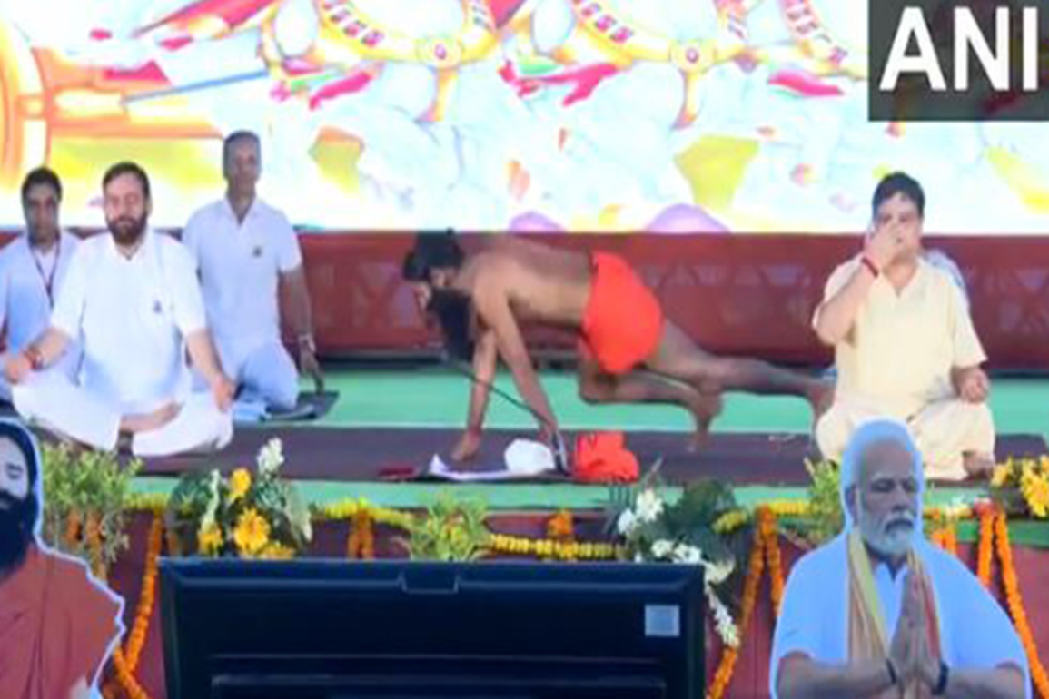 Haryana CM Nayab Singh Saini, Governor Bandaru Dattatreya perform Yoga under guidance of Yoga Guru Swami Ramdev in Kurukshetra