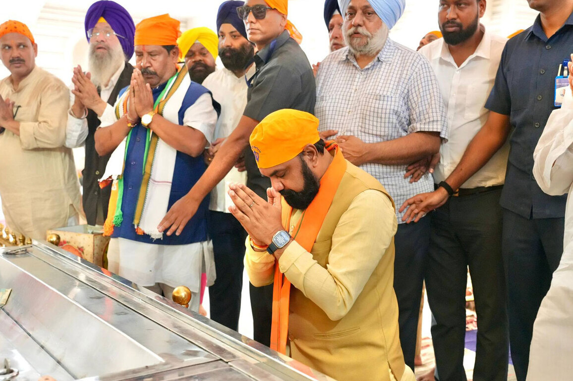 Bihar: CM Samrat Choudhary offers prayers at Takht Shri Patna Sahib