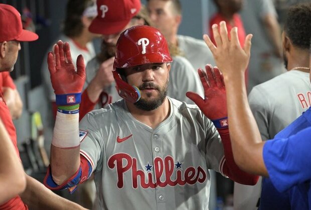 MLB roundup: Kyle Schwarber's 3 HRs lift Phils past Dodgers