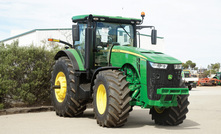 John Deere 8270R