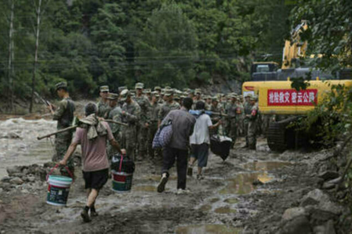 Dozens dead as China hit with year's rainfall in days (VIDEO)